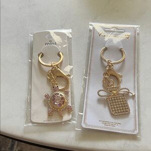 Mint Gold-Tone Turtle Key & Card Holder with Pink Accents